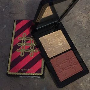 LE MAC Nutcracker Sweet Copper Face Compact